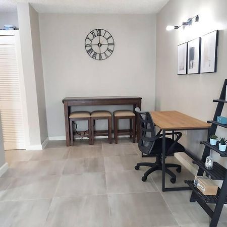 Modern Apartment At The Worthington Kingston Extérieur photo